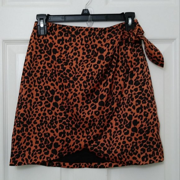Gianni Bini Animal Print Wrap Skirt Size 2 - Picture 3 of 13